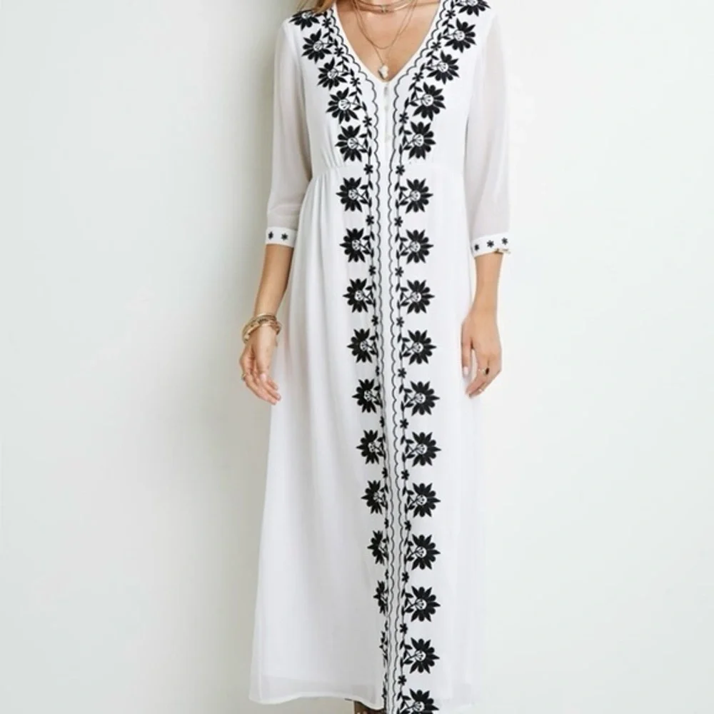 Sage & Vicky MAXI DRESS BLACK WHITE FLORAL EMBROIDERED Hippie Bohemian Sz M - Picture 2 of 8